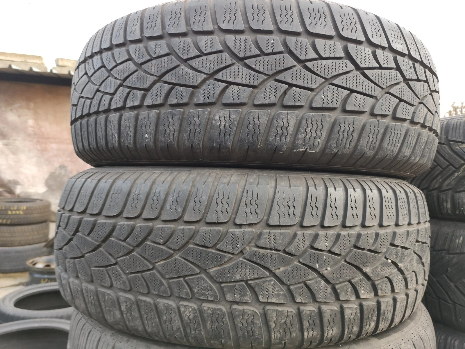 Гуми Зимни 215/60R17, снимка 5 - Гуми и джанти - 56732444