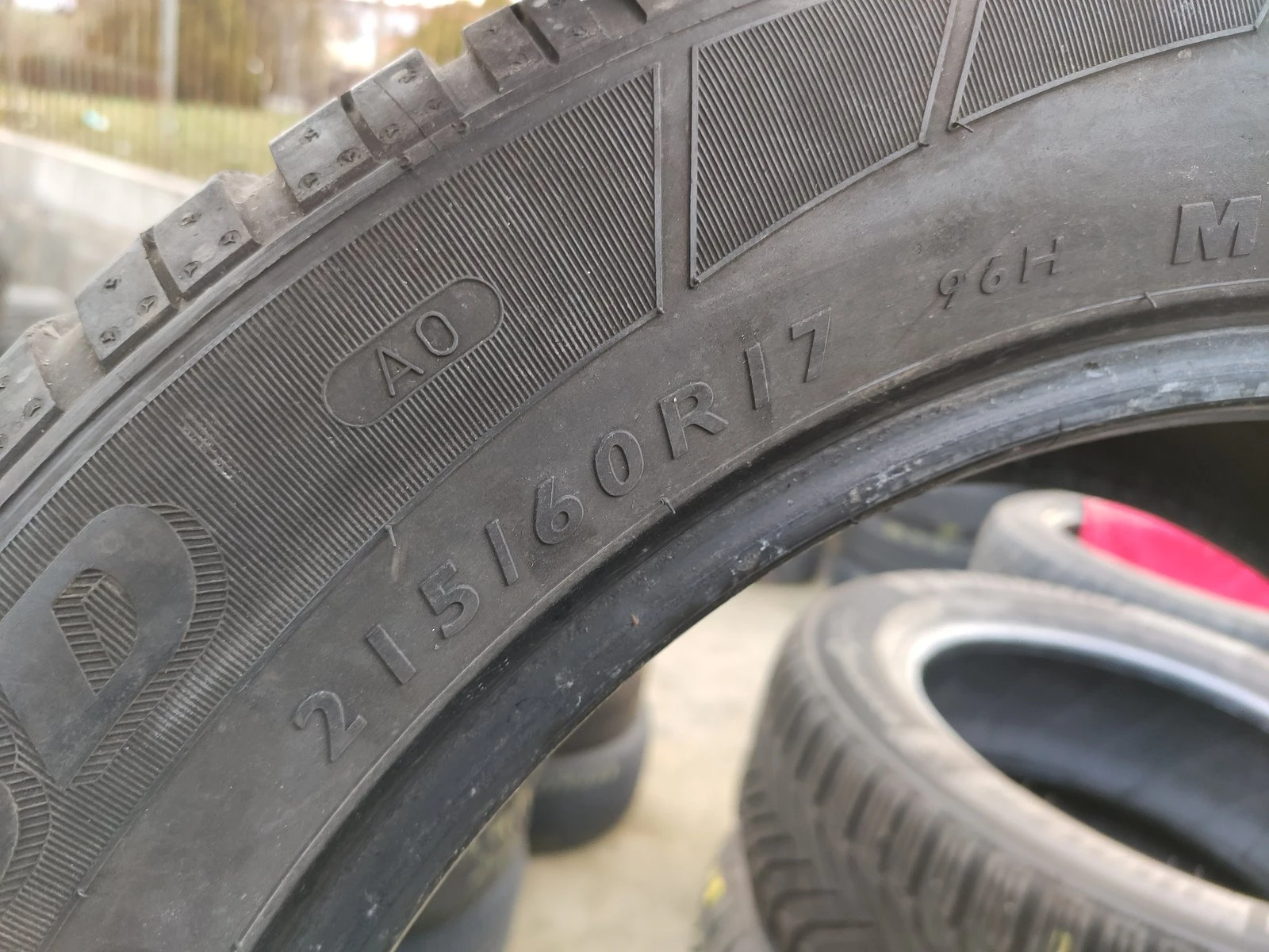 Гуми Зимни 215/60R17, снимка 8 - Гуми и джанти - 56732444
