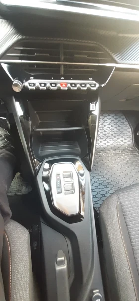 Peugeot 208 1.2 110к.с хибрид, снимка 15