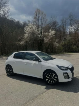 Peugeot 208 1.2 110к.с хибрид, снимка 3