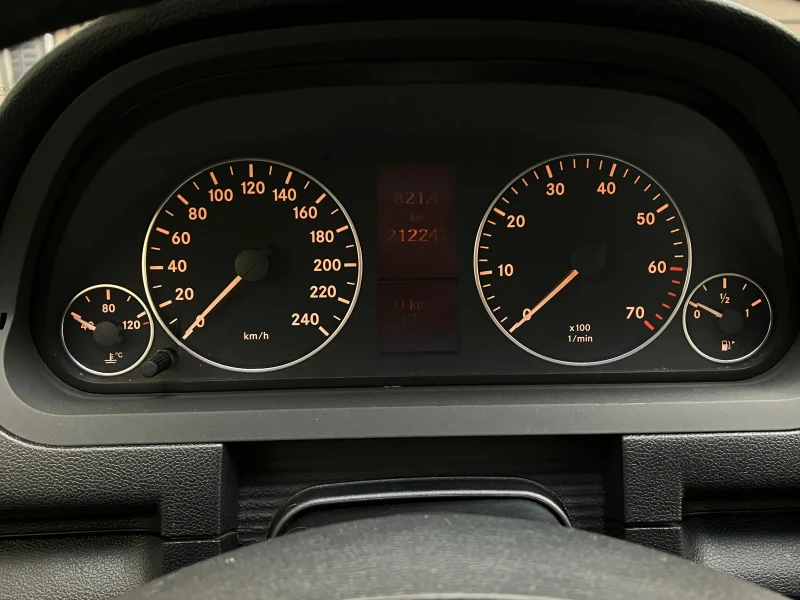 Mercedes-Benz A 150 * Android NAVI* 2 ключа* LED фарове* Парктроник* , снимка 12 - Автомобили и джипове - 52010384