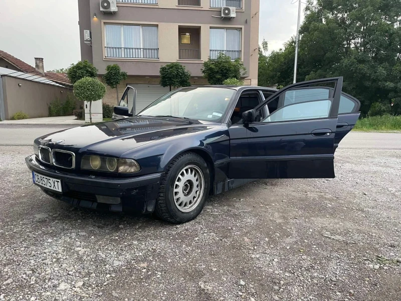 BMW 750, снимка 1 - Автомобили и джипове - 47139385