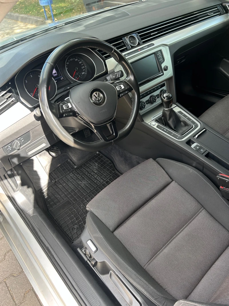 VW Passat 2.0 TDI  Full LED, снимка 13 - Автомобили и джипове - 47547167