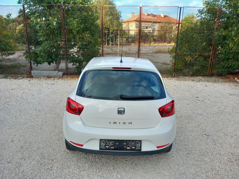 Seat Ibiza 1.4i 86кс Клима, снимка 4 - Автомобили и джипове - 47550474