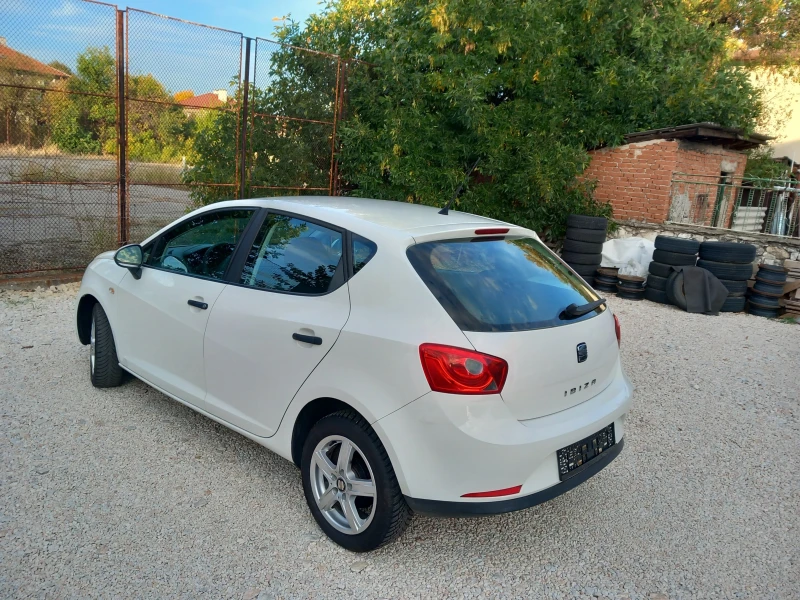 Seat Ibiza 1.4i 86кс Клима, снимка 3 - Автомобили и джипове - 47550474