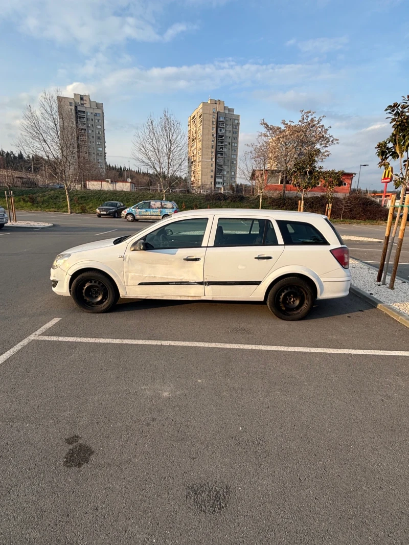 Opel Astra 1.9 CDTI, снимка 5 - Автомобили и джипове - 48984905