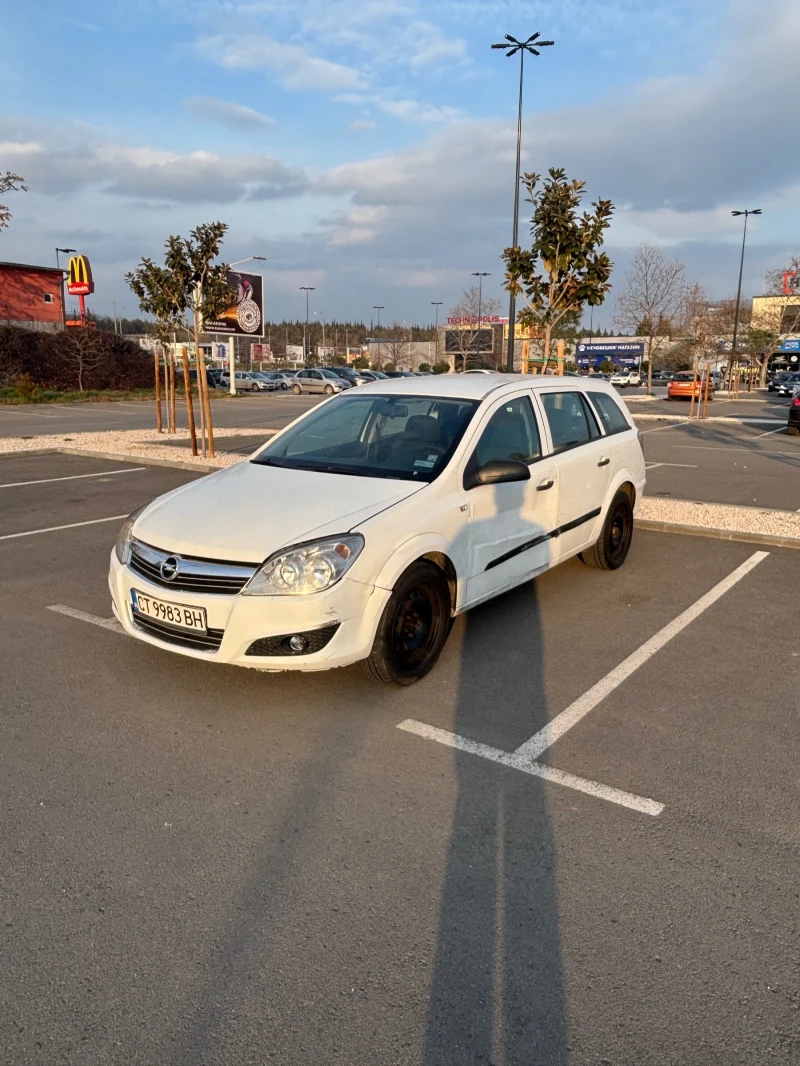 Opel Astra 1.9 CDTI, снимка 3 - Автомобили и джипове - 48984905