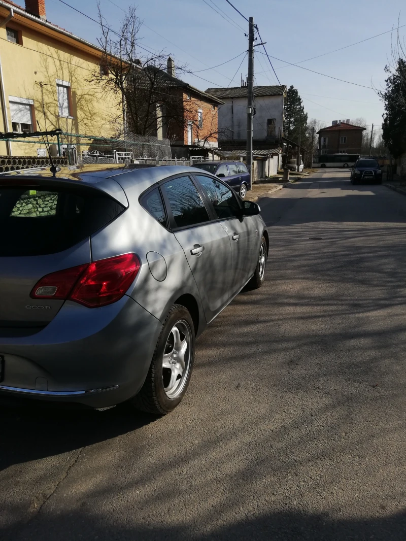 Opel Astra 1.4, снимка 7 - Автомобили и джипове - 49459659