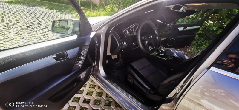 Mercedes-Benz C 220, снимка 17 - Автомобили и джипове - 52567810