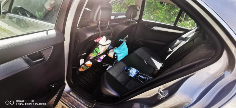 Mercedes-Benz C 220, снимка 14 - Автомобили и джипове - 52567810