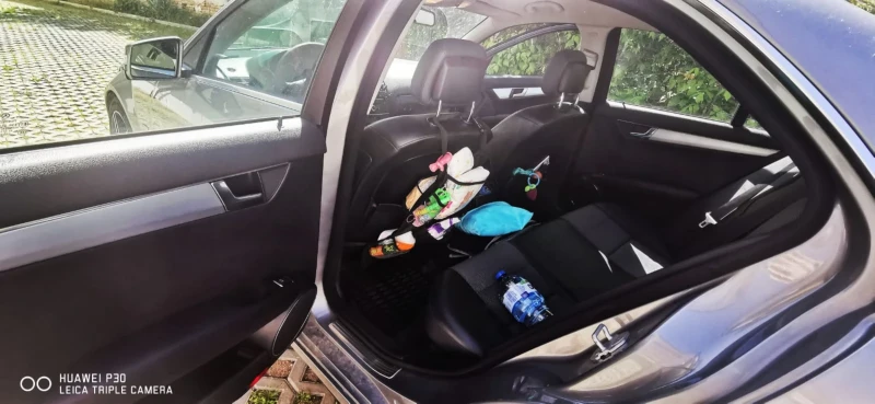 Mercedes-Benz C 220, снимка 10 - Автомобили и джипове - 52567810