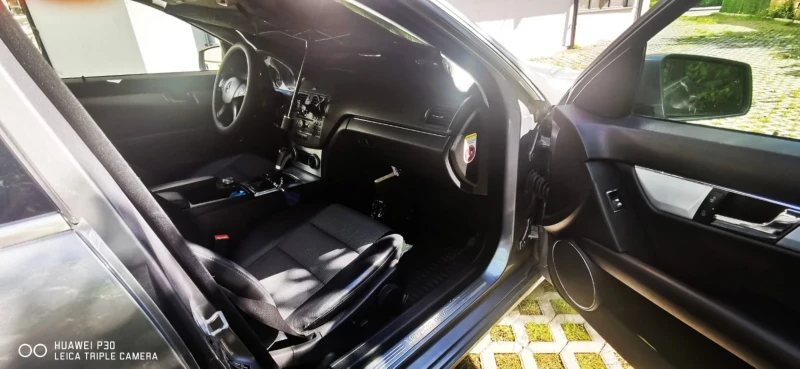 Mercedes-Benz C 220, снимка 15 - Автомобили и джипове - 52567810