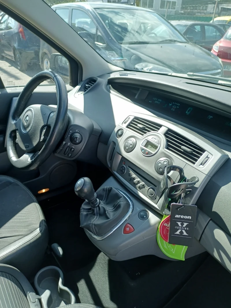 Renault Scenic, снимка 9 - Автомобили и джипове - 52024251