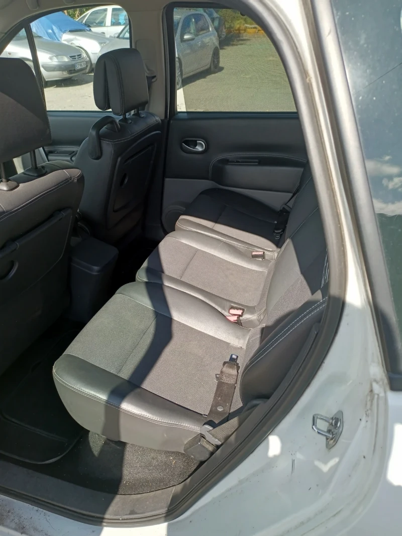 Renault Scenic, снимка 11 - Автомобили и джипове - 52024251