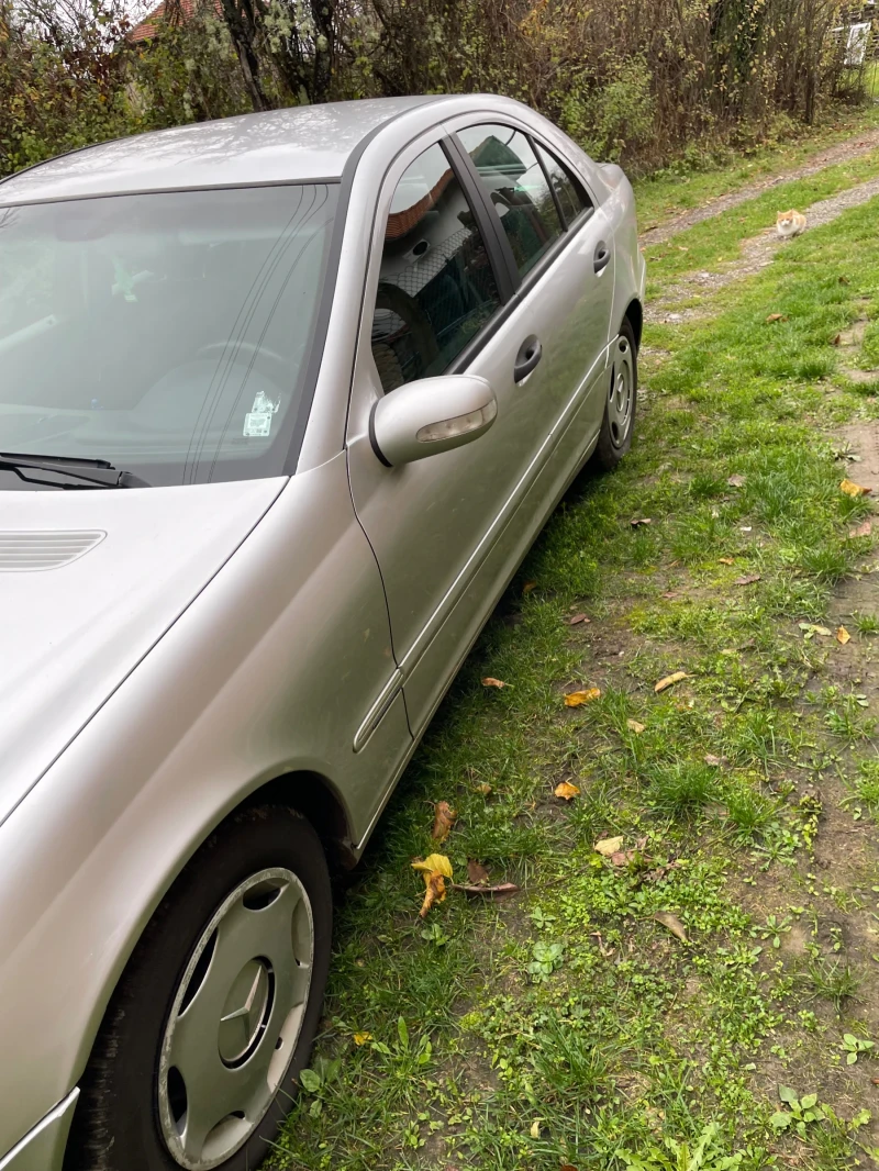 Mercedes-Benz C 220 2.2 cdi, снимка 4 - Автомобили и джипове - 52332681