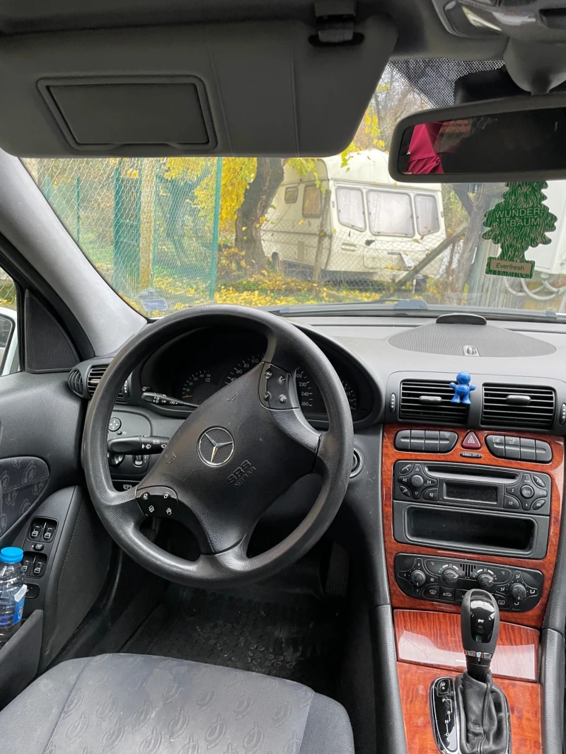 Mercedes-Benz C 220 2.2 cdi, снимка 5 - Автомобили и джипове - 52332681