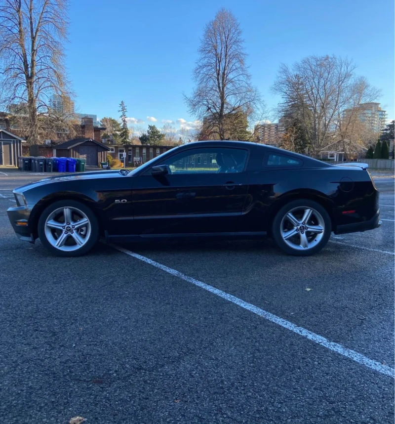 Ford Mustang GT * * CARFAX * * АВТО КРЕДИТ * * , снимка 3 - Автомобили и джипове - 52808254