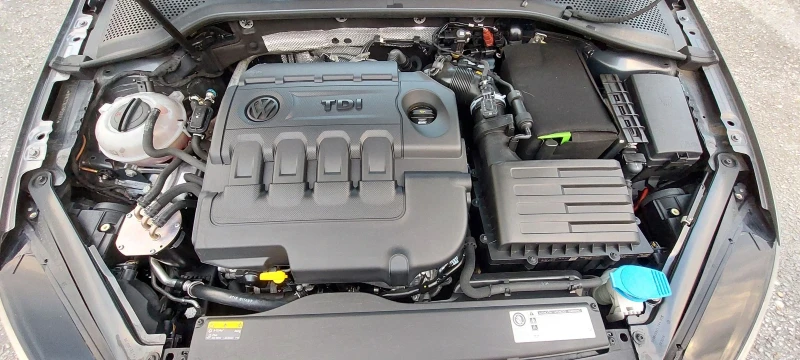 VW Golf 1.6 tdi , снимка 9 - Автомобили и джипове - 52892131