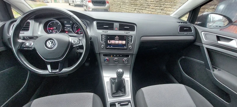 VW Golf 1.6 tdi , снимка 10 - Автомобили и джипове - 52892131
