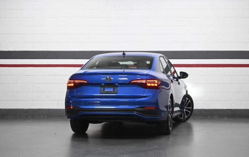 VW Jetta Comfortline* АвтоКредит* (ЦЕНА ДО БГ), снимка 2 - Автомобили и джипове - 53169143