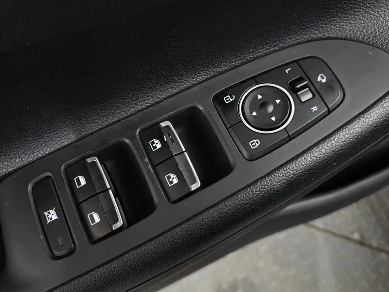 Hyundai Grandeur 2.4 Modern, снимка 17 - Автомобили и джипове - 55260407