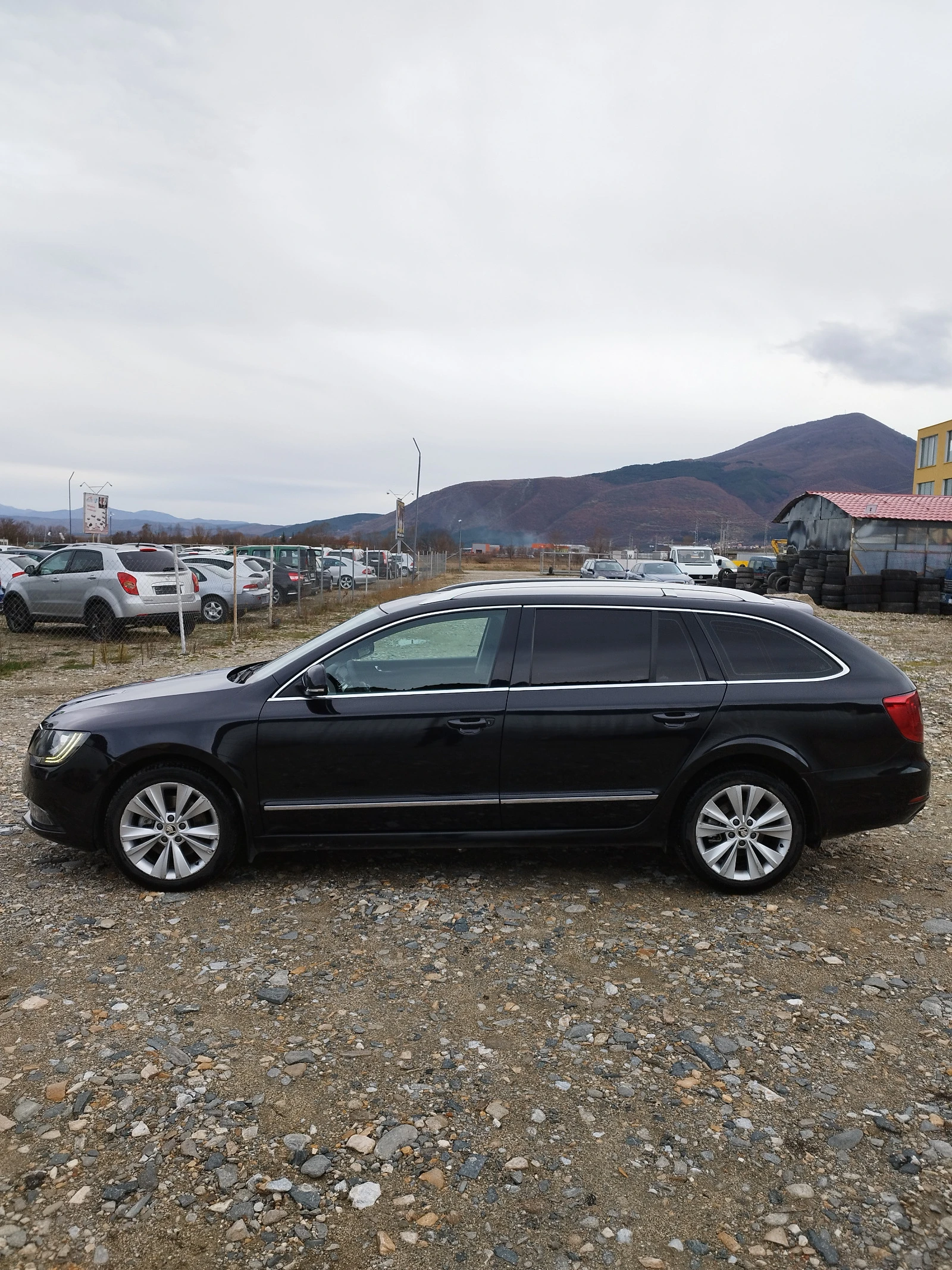 Skoda Superb 2.0TDI - изображение 3