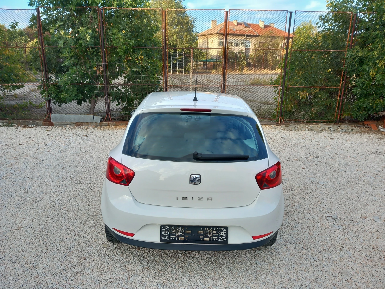 Seat Ibiza 1.4i 86кс Клима - изображение 4