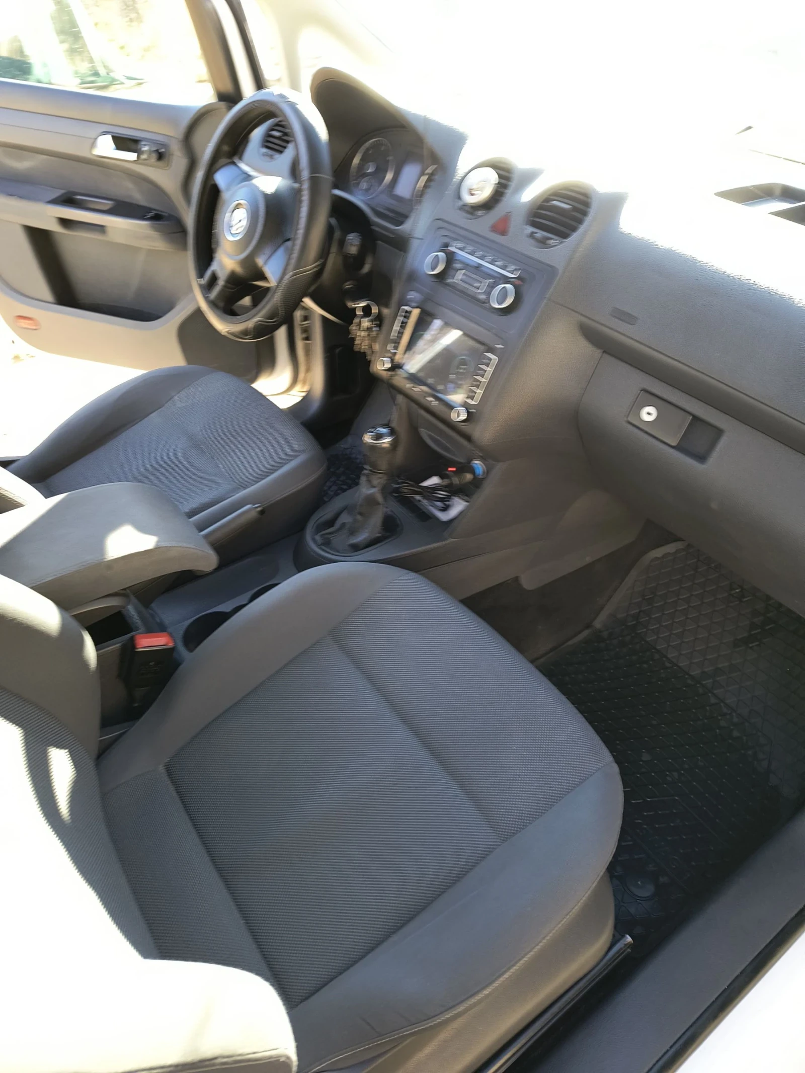 VW Caddy 1.6дизел - изображение 7