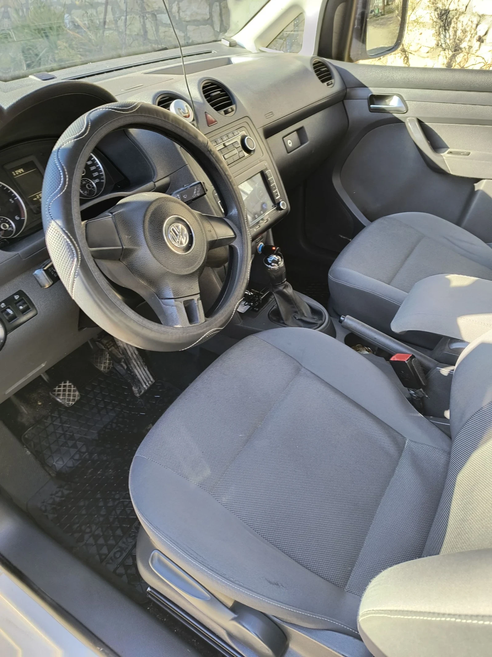 VW Caddy 1.6дизел - изображение 10