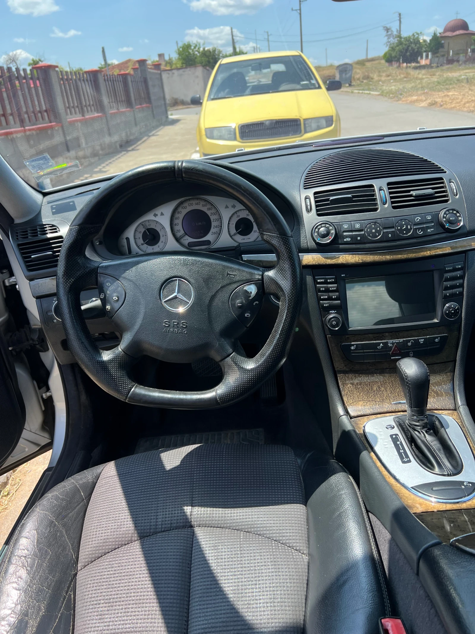 Mercedes-Benz E 320  - изображение 7
