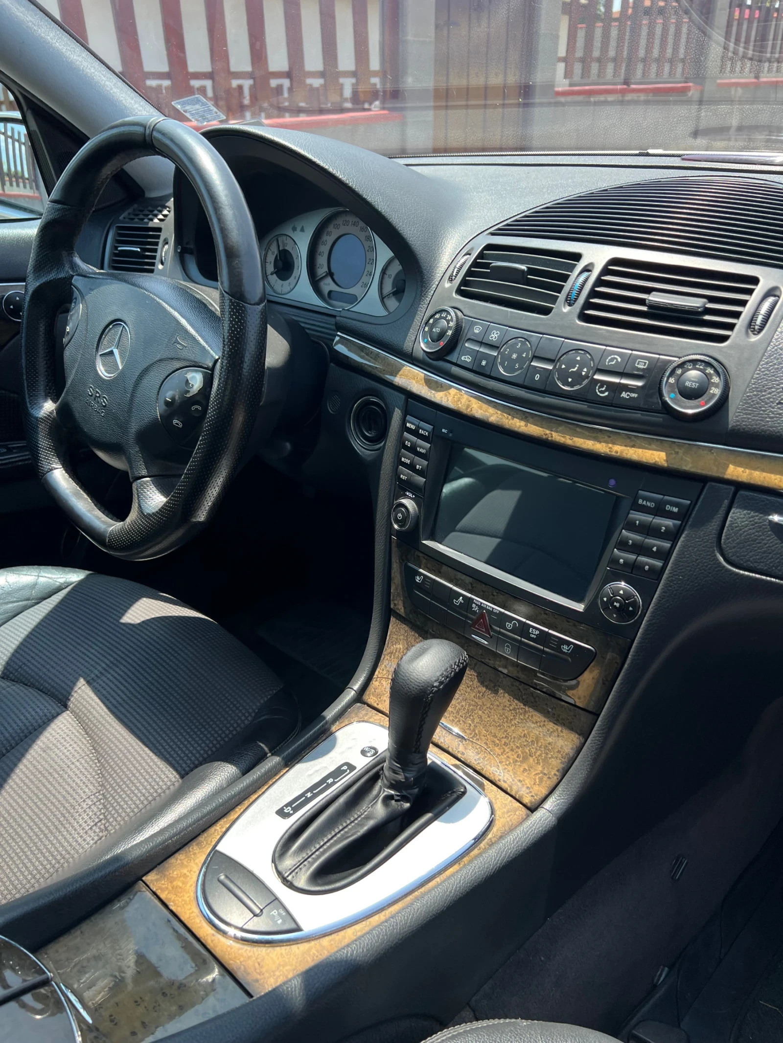 Mercedes-Benz E 320  - изображение 3