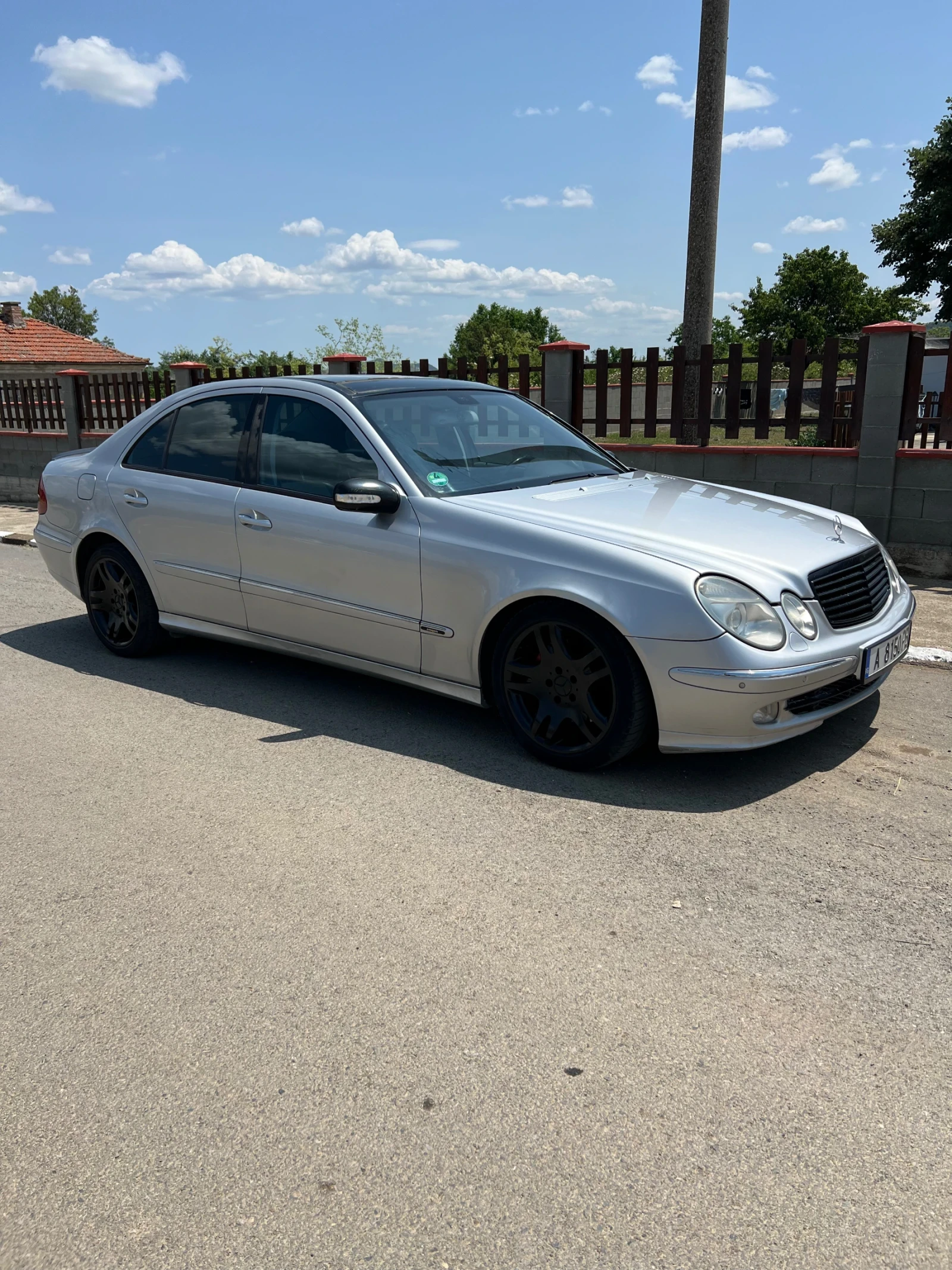 Mercedes-Benz E 320  - изображение 2