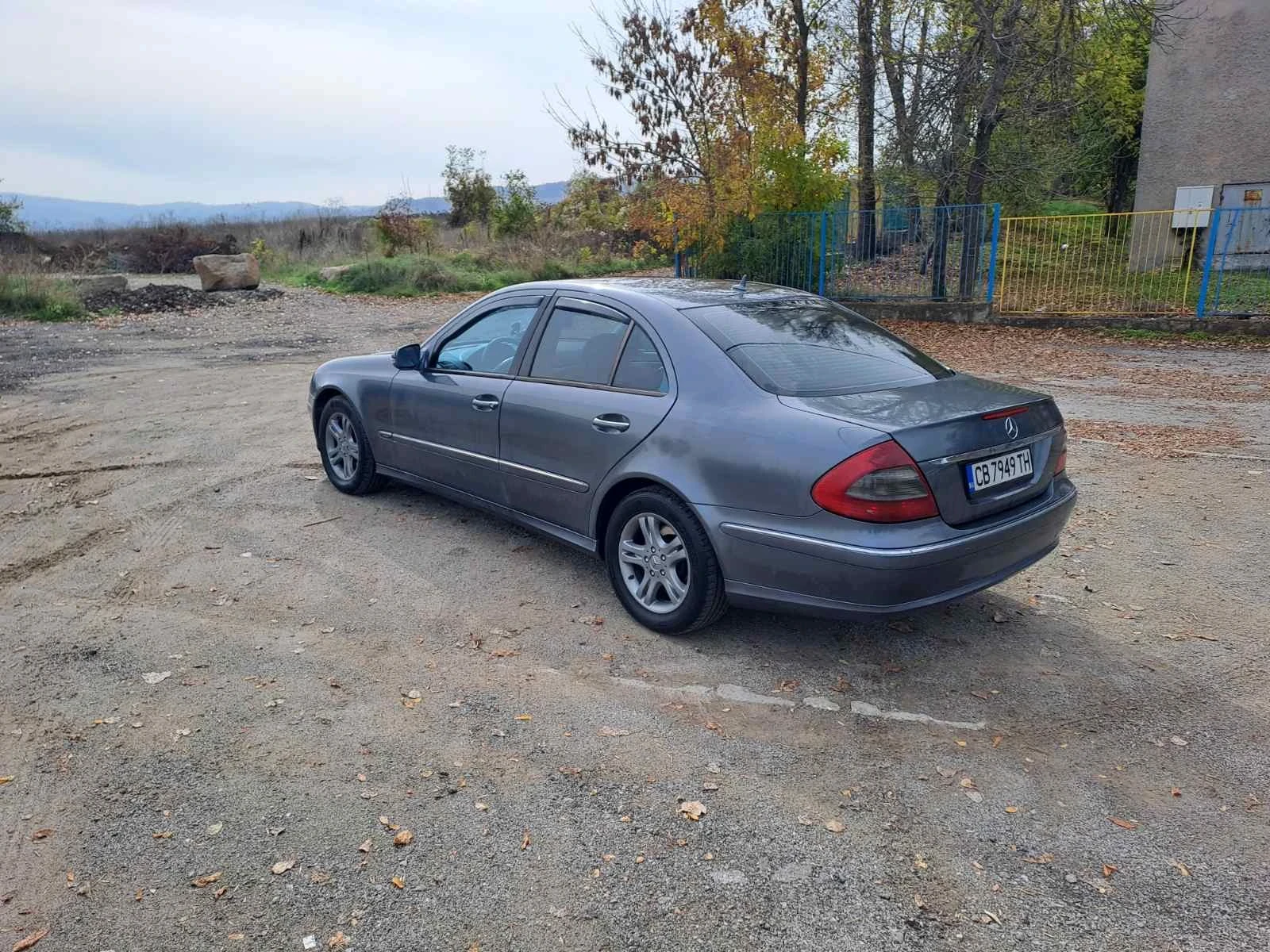 Mercedes-Benz E 220  - изображение 3