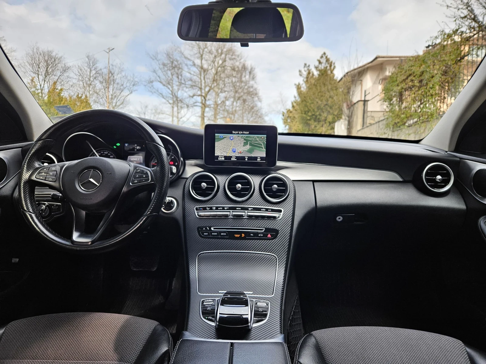 Mercedes-Benz C 180 d /AMG LINE/7G-TRONIC PLUS/DISTRONIC/CARBON/F1, снимка 10 - Автомобили и джипове - 53960841