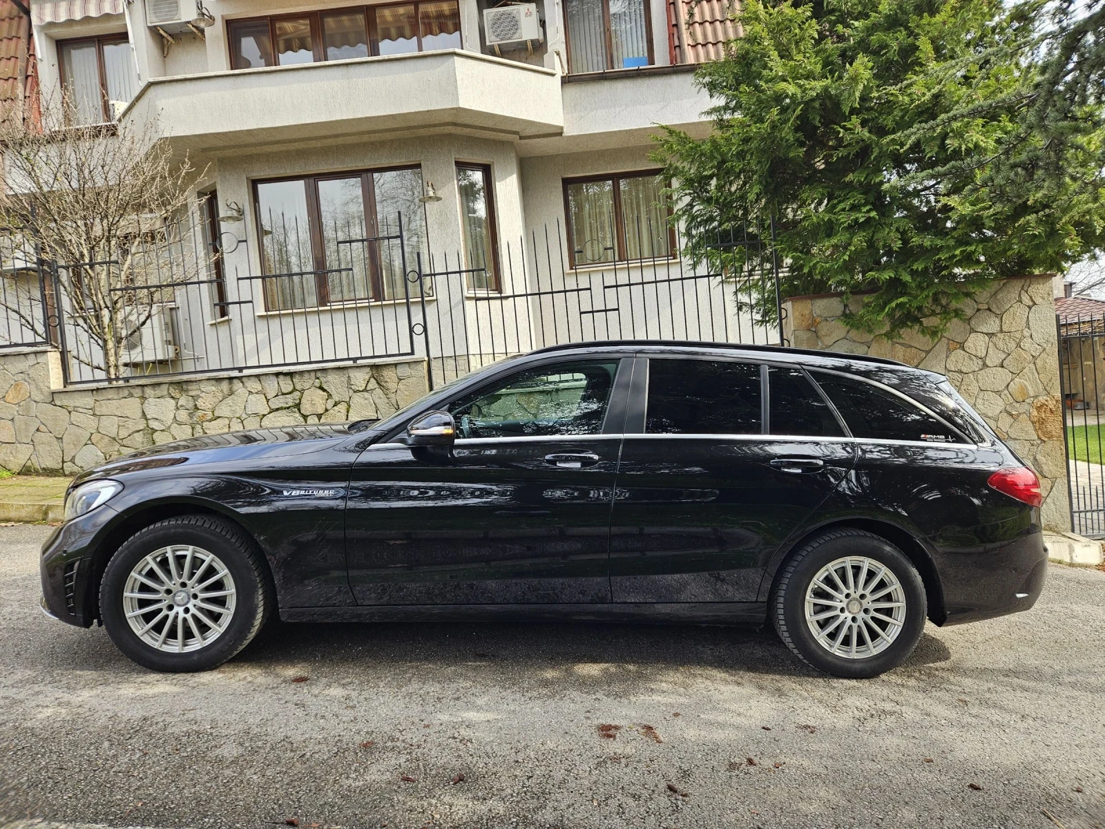 Mercedes-Benz C 180 d /AMG LINE/7G-TRONIC PLUS/DISTRONIC/CARBON/F1, снимка 8 - Автомобили и джипове - 53960841