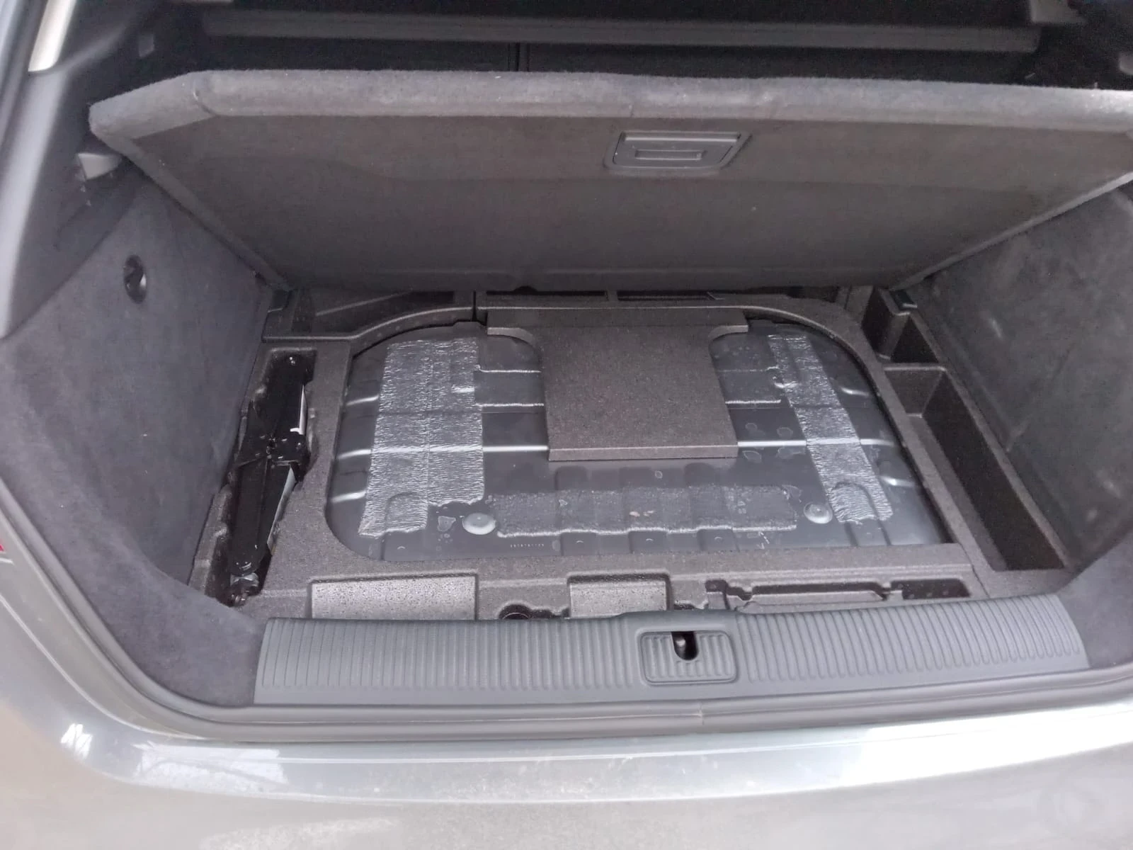 Audi A3 G-tron 1.4 TFSI, снимка 12 - Автомобили и джипове - 54100053