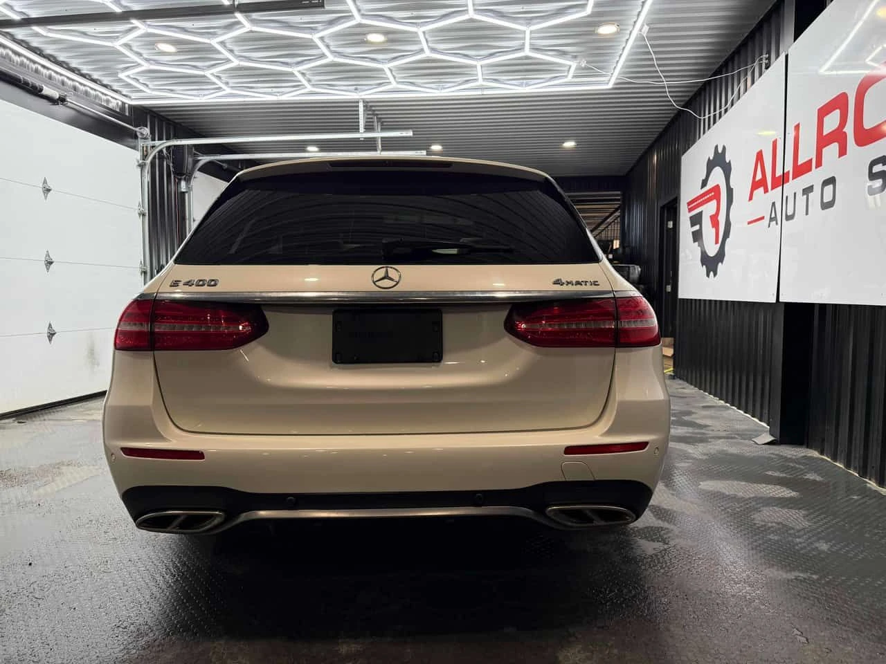 Mercedes-Benz E 400 | 360 | CARFAX | BURMESTER | ПАНОРАМА | , снимка 4 - Автомобили и джипове - 54339487