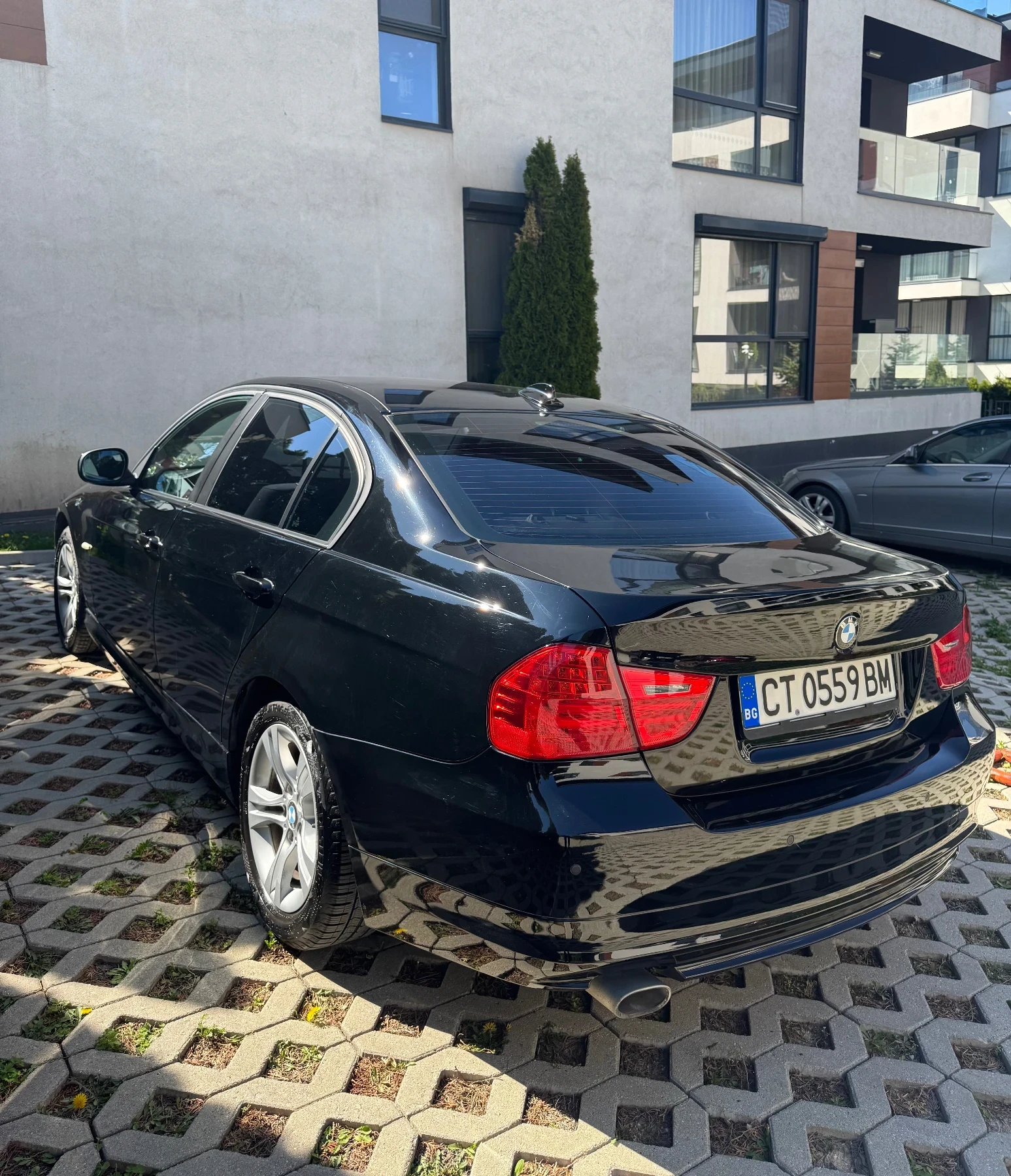 BMW 320 Facelift * Автомат, снимка 5 - Автомобили и джипове - 54348144