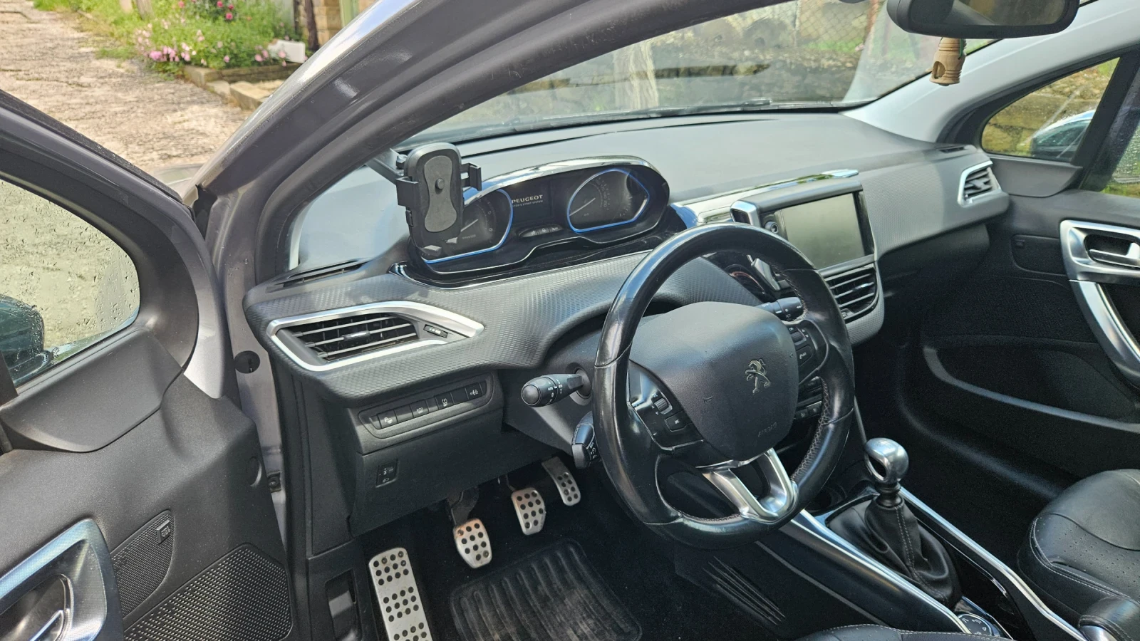 Peugeot 2008, снимка 5 - Автомобили и джипове - 54722875