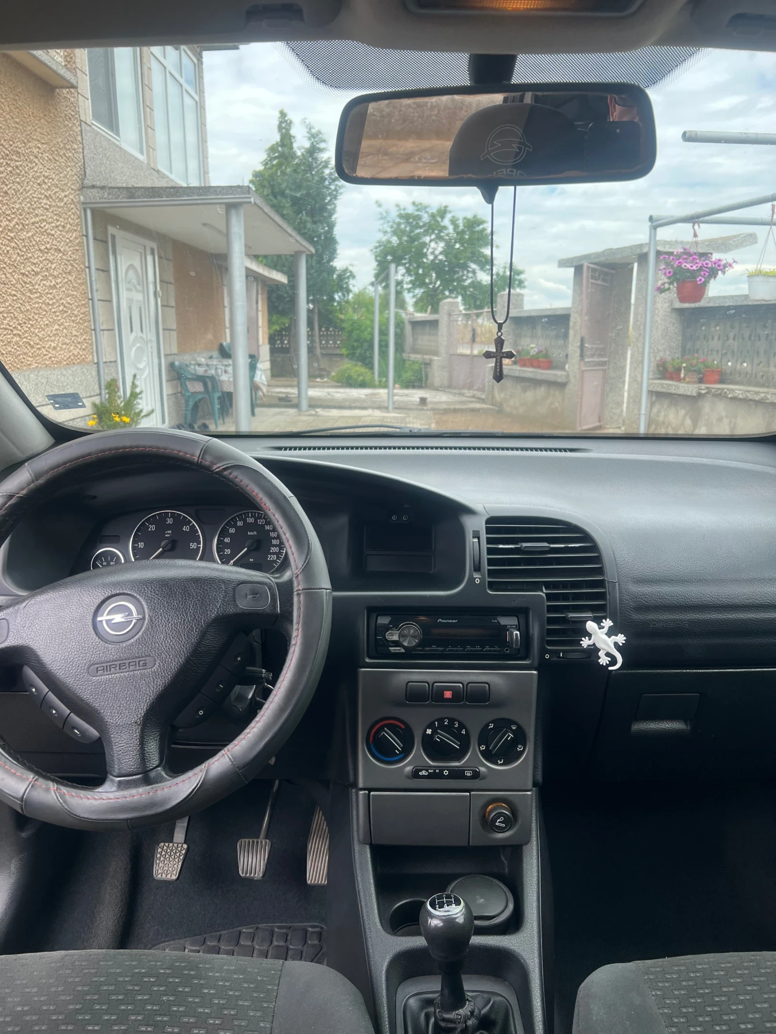 Opel Zafira 2.0, снимка 4 - Автомобили и джипове - 54914786
