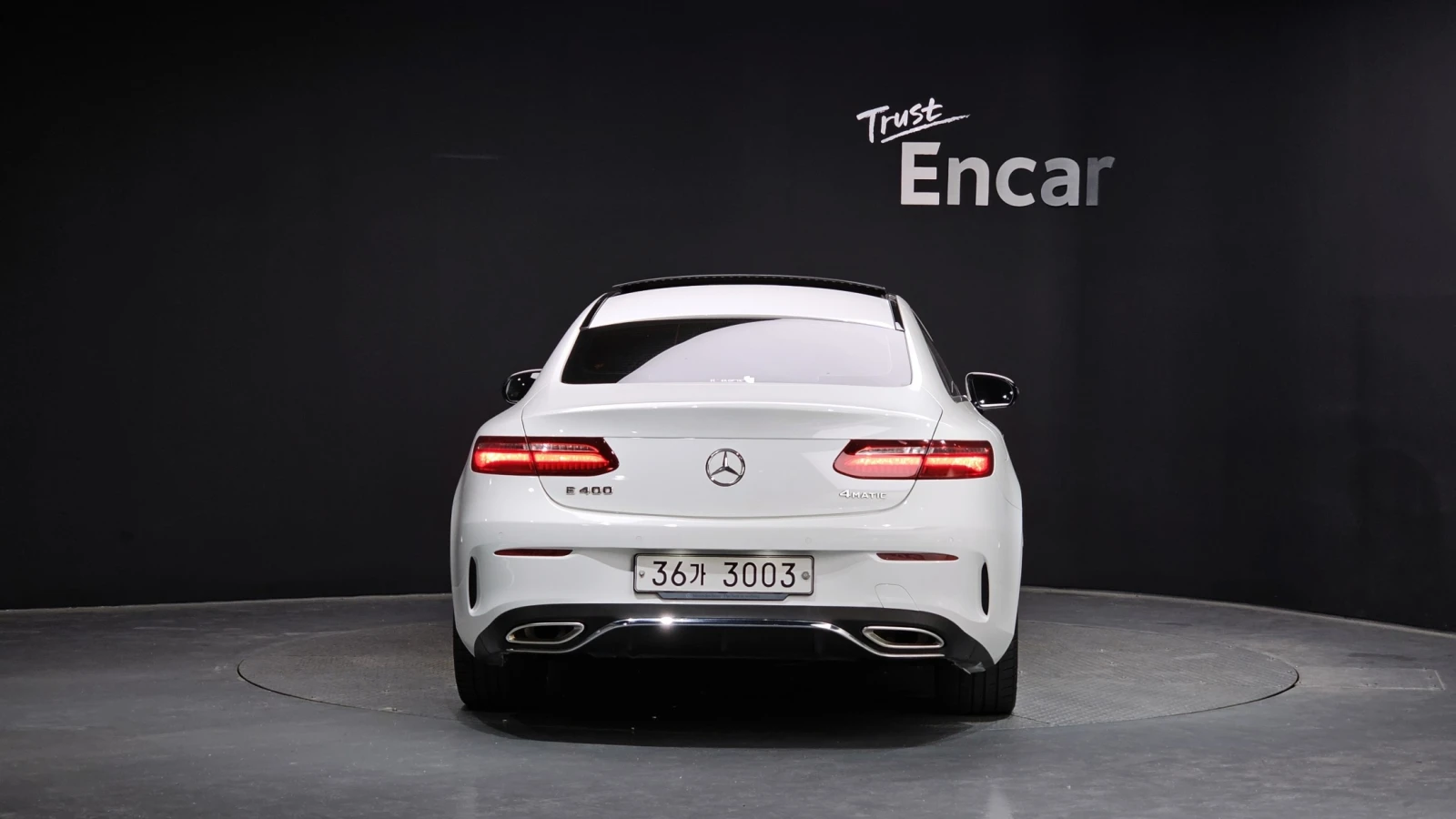 Mercedes-Benz E 400 4MATIC Coupe | HUD | 360  | Burmester, снимка 4 - Автомобили и джипове - 55279193