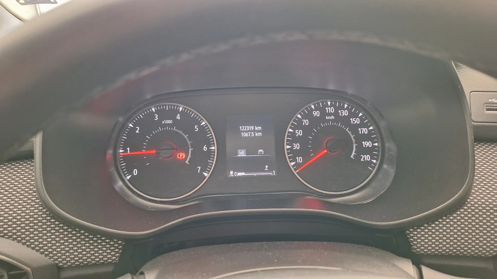 Dacia Jogger 1.0 Tce LPG 6+ 1, снимка 8 - Автомобили и джипове - 55465644