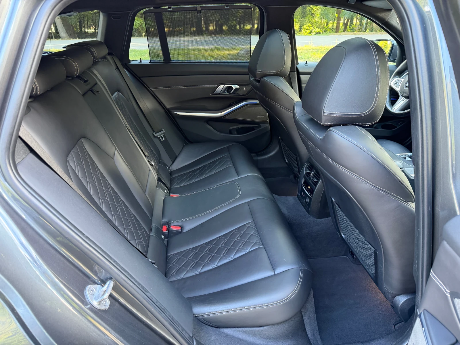 BMW 320 X-drive Individual + Швейцария+ , снимка 12 - Автомобили и джипове - 55726044