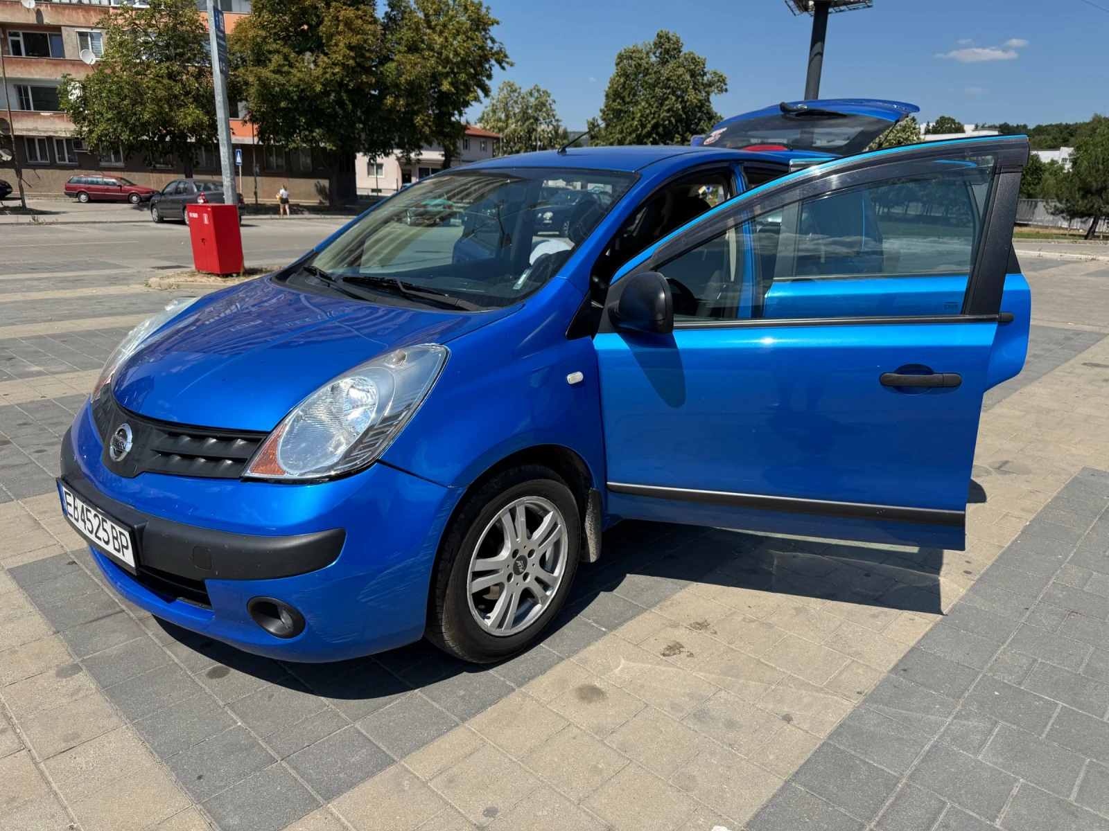 Nissan Note, снимка 4 - Автомобили и джипове - 56073688