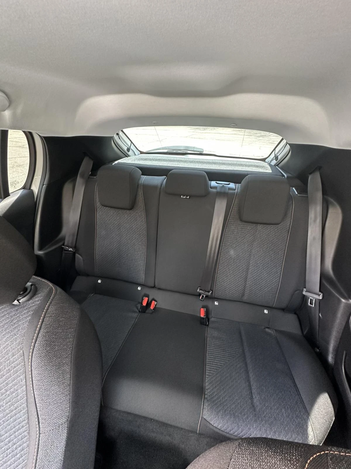 Peugeot 208 1.2 110к.с хибрид, снимка 5 - Автомобили и джипове - 56123948