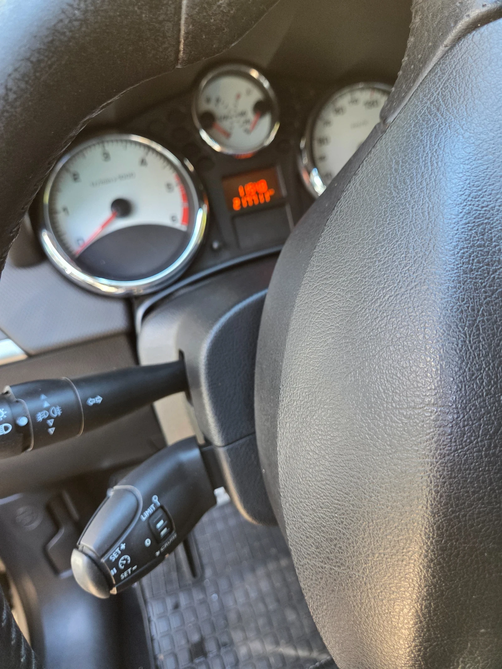 Peugeot 207 1.6 92к.с , снимка 6 - Автомобили и джипове - 56123948