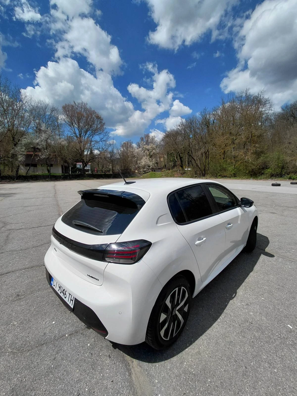 Peugeot 208 1.2 110к.с хибрид, снимка 12 - Автомобили и джипове - 56123948