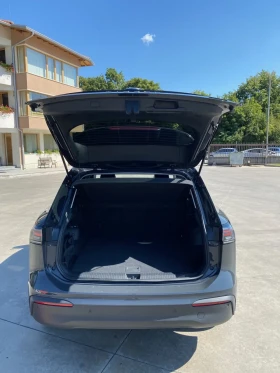 VW Tiguan Като нов!!! 2025 година -2.0 Tdi DSG 4 Motion, снимка 9
