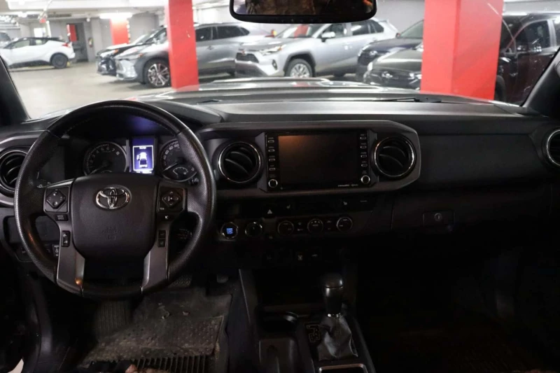 Toyota Tacoma CARFAX* АВТОФИНАНСИРАНЕ БЕЗ ПЪРВОНАЧАЛНА ВНОСКА, снимка 8 - Автомобили и джипове - 52731662