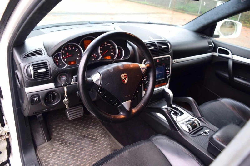 Porsche Cayenne GTS С РЕГИСТРАЦИЯ & АВТО КРЕДИТ , снимка 6 - Автомобили и джипове - 53261237